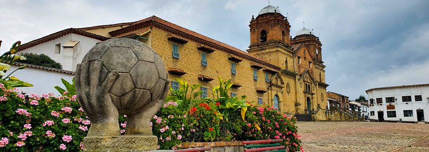 Monumento al balón de fútbol